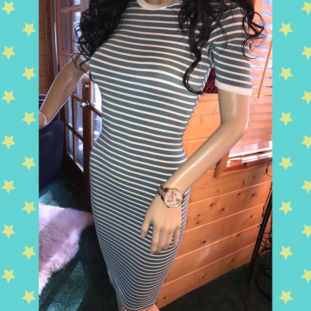White & Green ✨tight maxi 👗